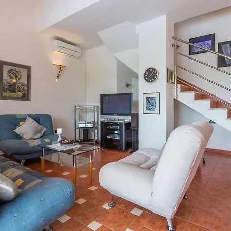 Daniela Casa de Férias *